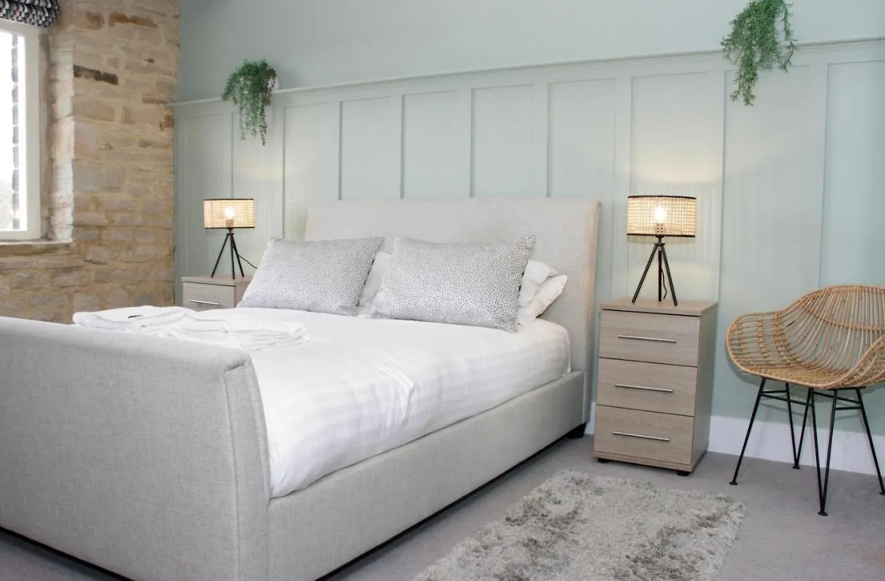 Heritage Serviced Suites - Serviced Apartments Хаддерсфилд 0*,  Великобритания