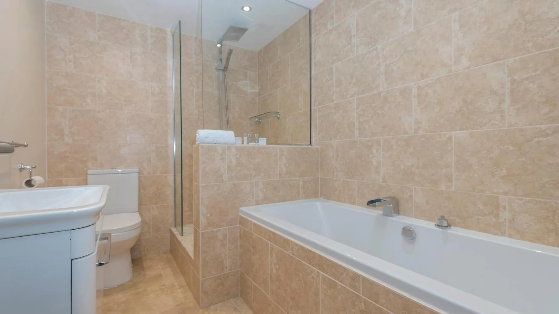 Heritage Serviced Suites - Serviced Apartments Хаддерсфилд
